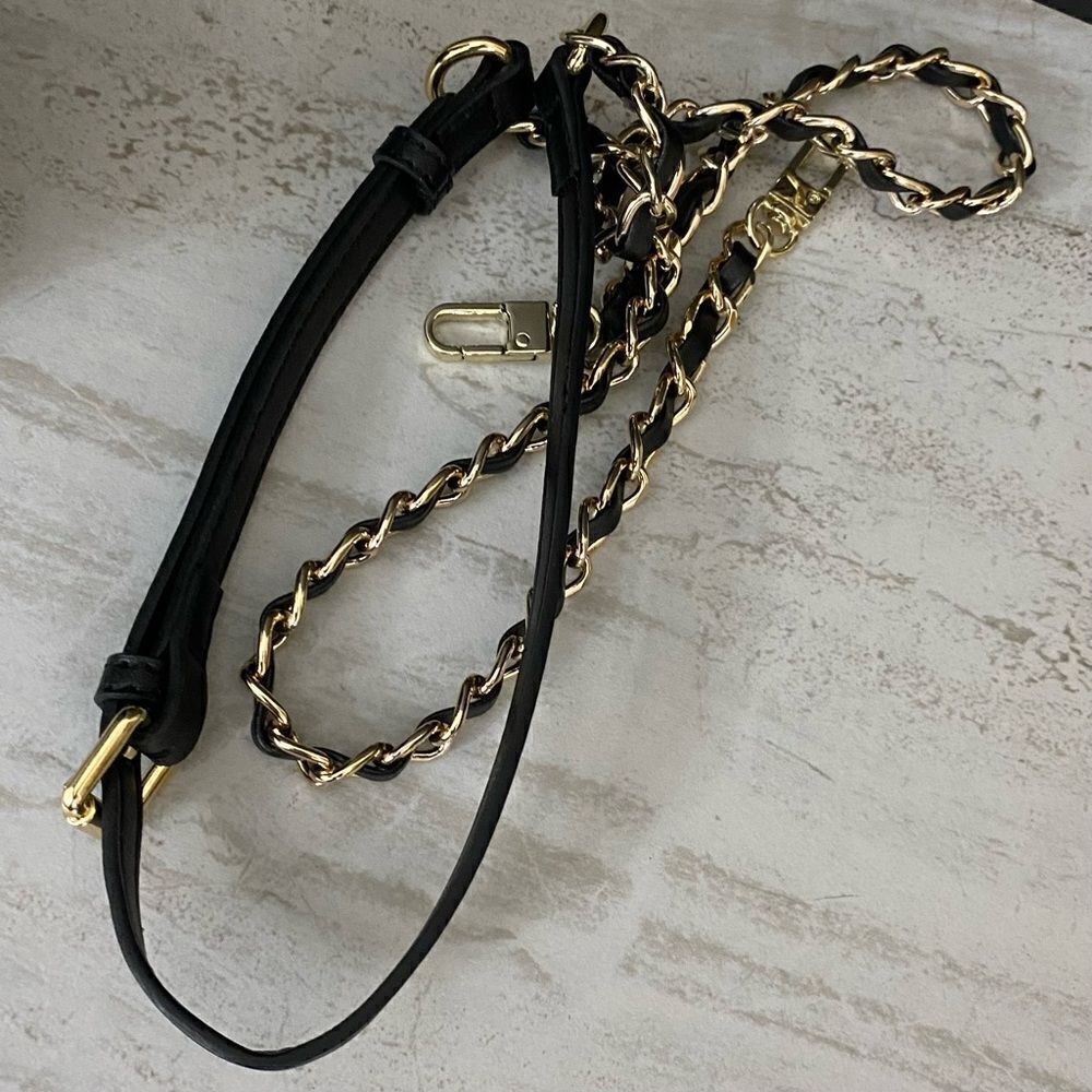 CHANEL CC Bicolore Lambskin Vanity Bag - Picture 17 of 17